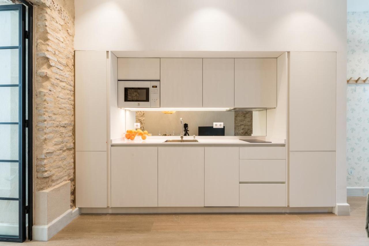 Behouse Arroyo A Seville